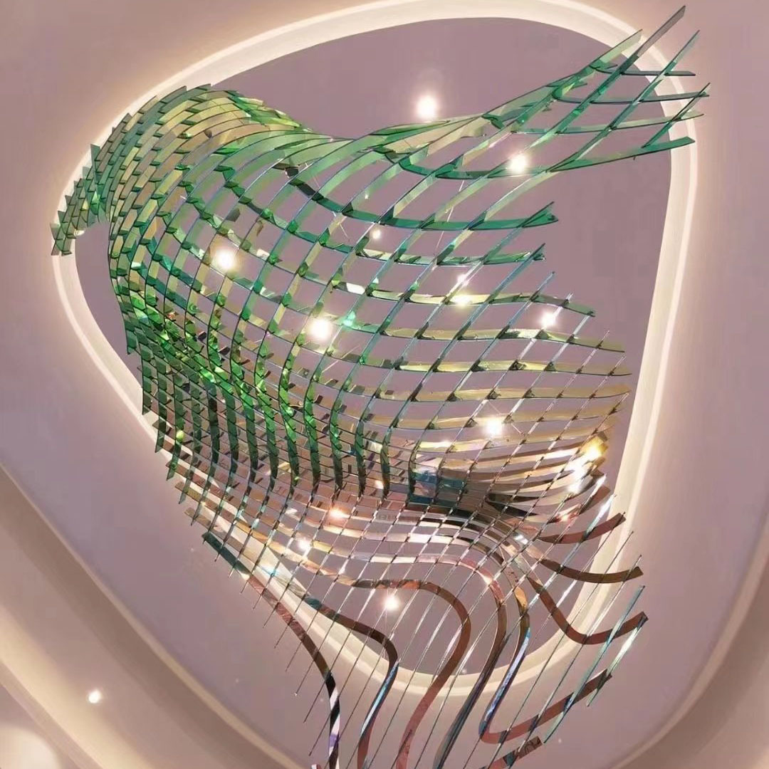 Lámpara decorativa colorida curvada de acrílico para el vestíbulo del hotel y el centro comercial