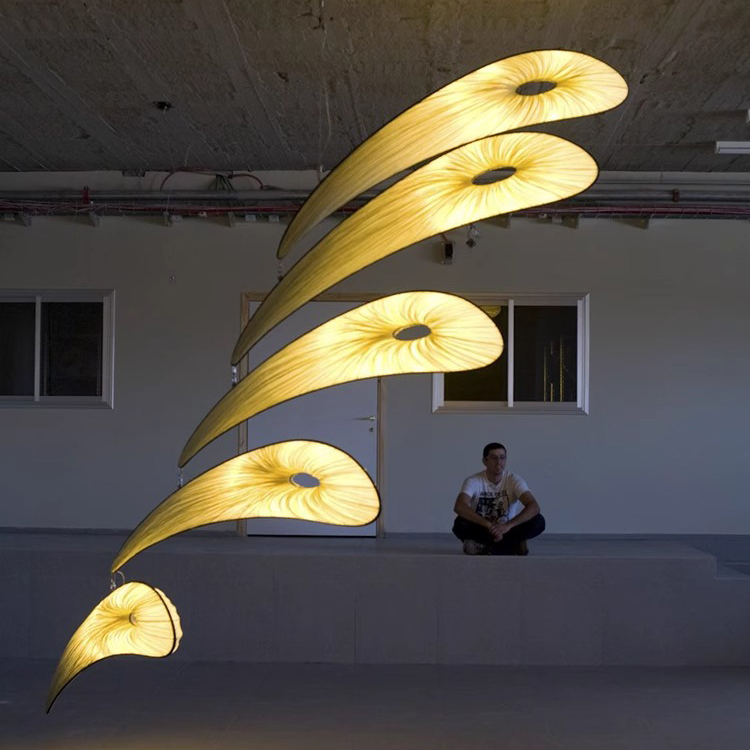 Lámpara de araña de hoja de arce de arte moderno, iluminación colgante decorativa personalizada para restaurante y Hotel