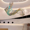 Lámpara decorativa colorida curvada de acrílico para el vestíbulo del hotel y el centro comercial