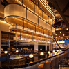Proyecto de hotel y restaurante personalizado decorativo de diseño, candelabros grandes e iluminación colgante