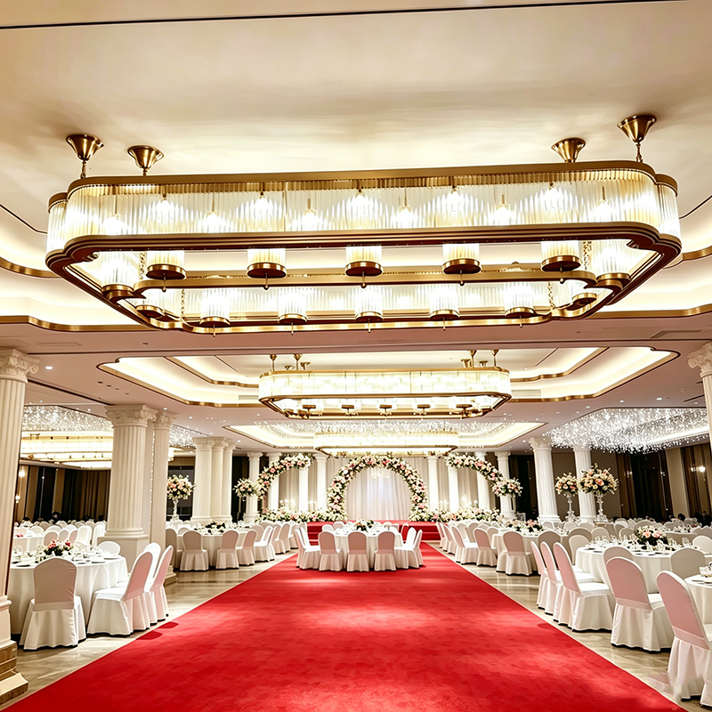 Lámpara de araña personalizada para vestíbulo de hotel, modelo nuevo y grande, adecuada para instalación en salón de banquetes y techo de sala de estar de lujo
