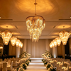 Luces de techo de decoración de boda de diseño de lujo, luces de araña de cortina de cuentas de cristal para eventos de boda
